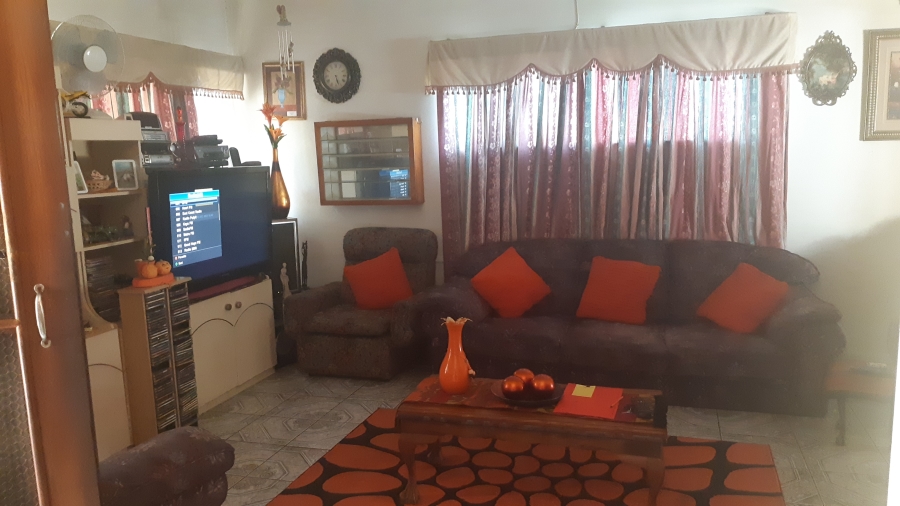 3 Bedroom Property for Sale in Roosheuwel North West